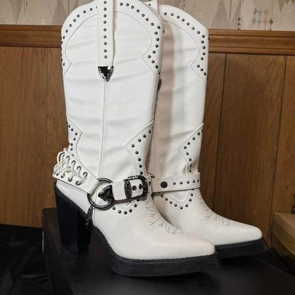 White faux leather mid-calf cowboy boots Size 11 Womens NEW‎